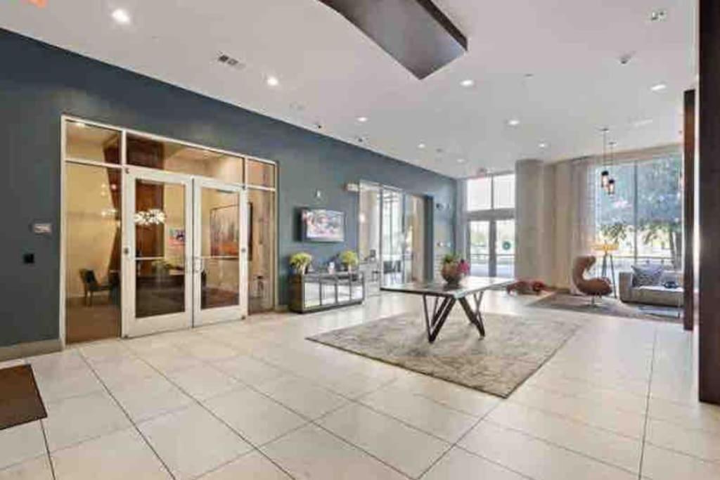 Fancy Apt Downtown. Pool. Gym. Lounge. Pet Ok Χιούστον Εξωτερικό φωτογραφία