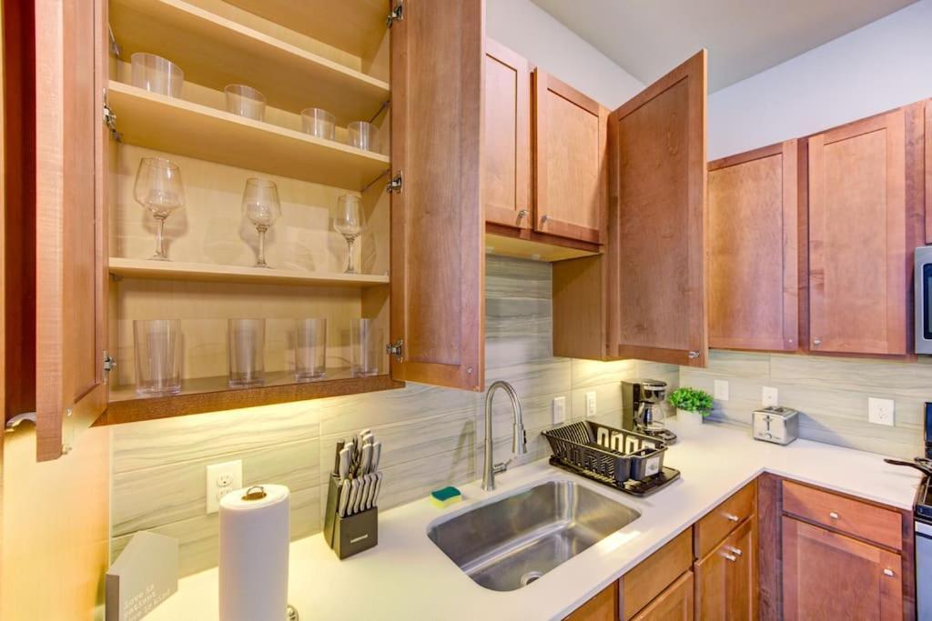 Fancy Apt Downtown. Pool. Gym. Lounge. Pet Ok Χιούστον Εξωτερικό φωτογραφία